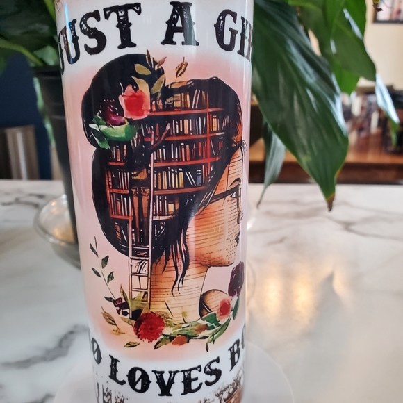 JUST A GIRL WHO LOVES BOOKS 20oz Tumbler with duo lids 🎉sale - Picture 7 of 8